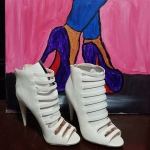 Booties fit more like a 7 1/2 8